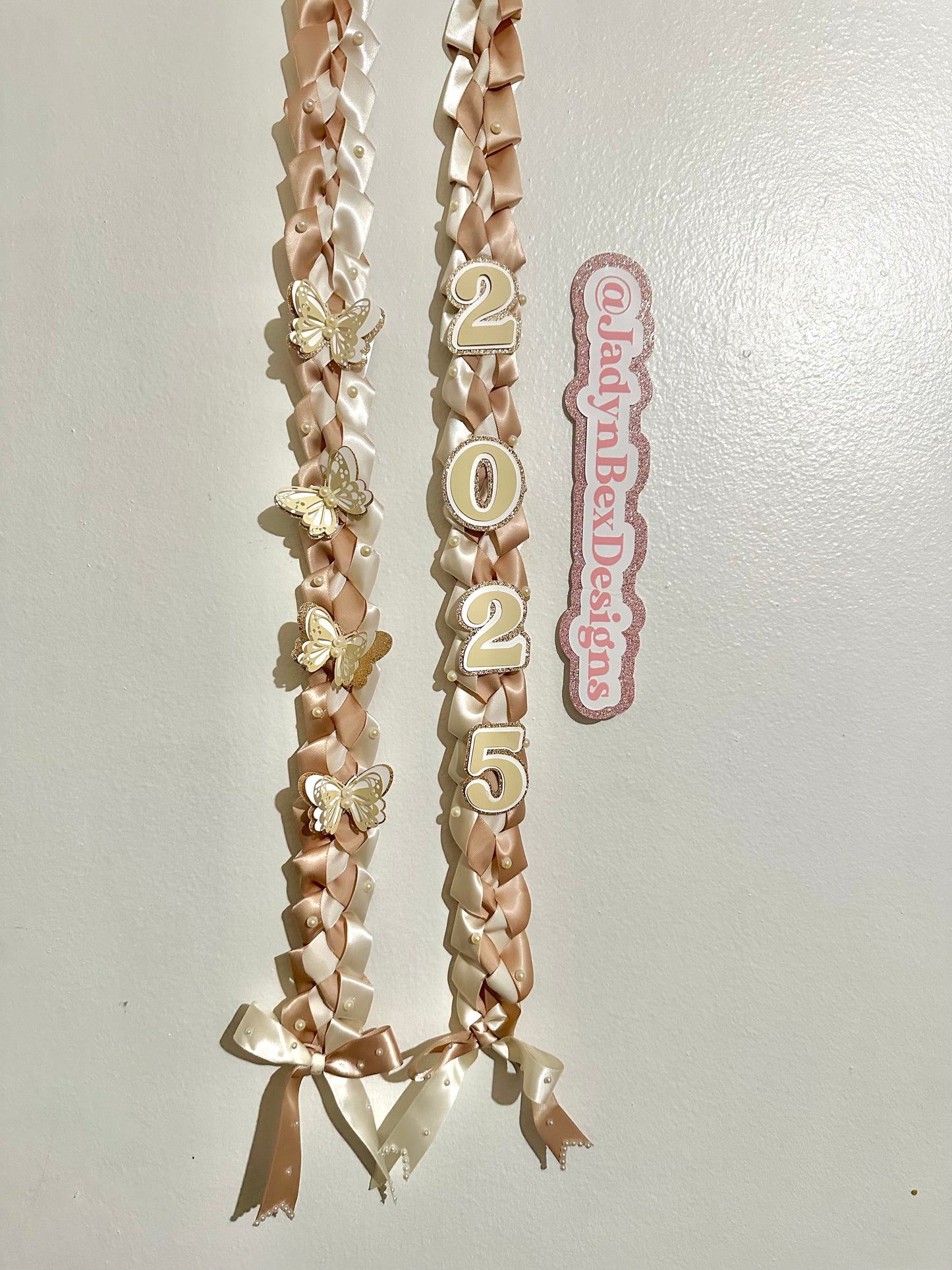 Neutral/Beige Coquette 2025 Graduation Lei