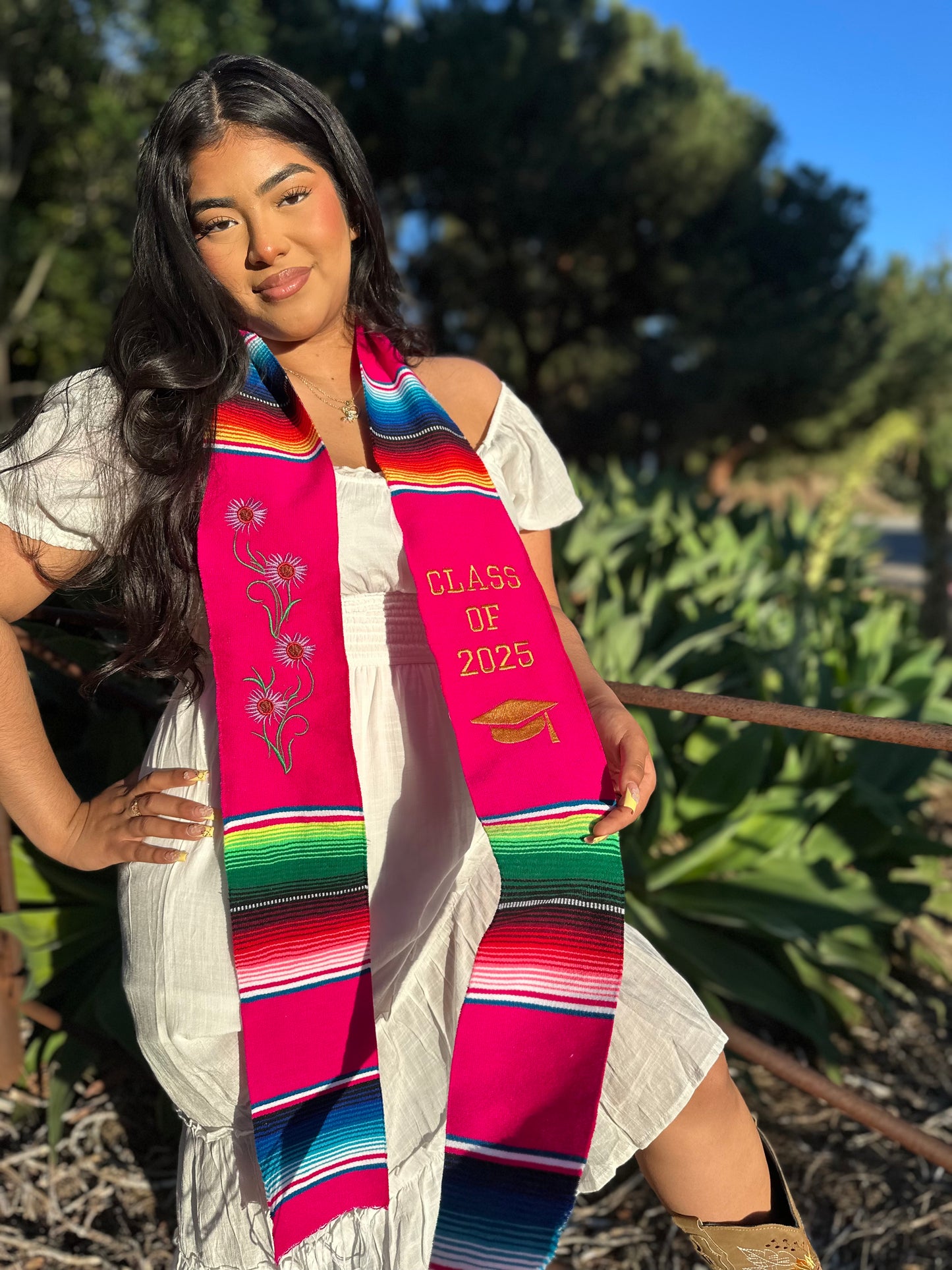 Hot Pink Sarape Stole with Daisies Class of 2025