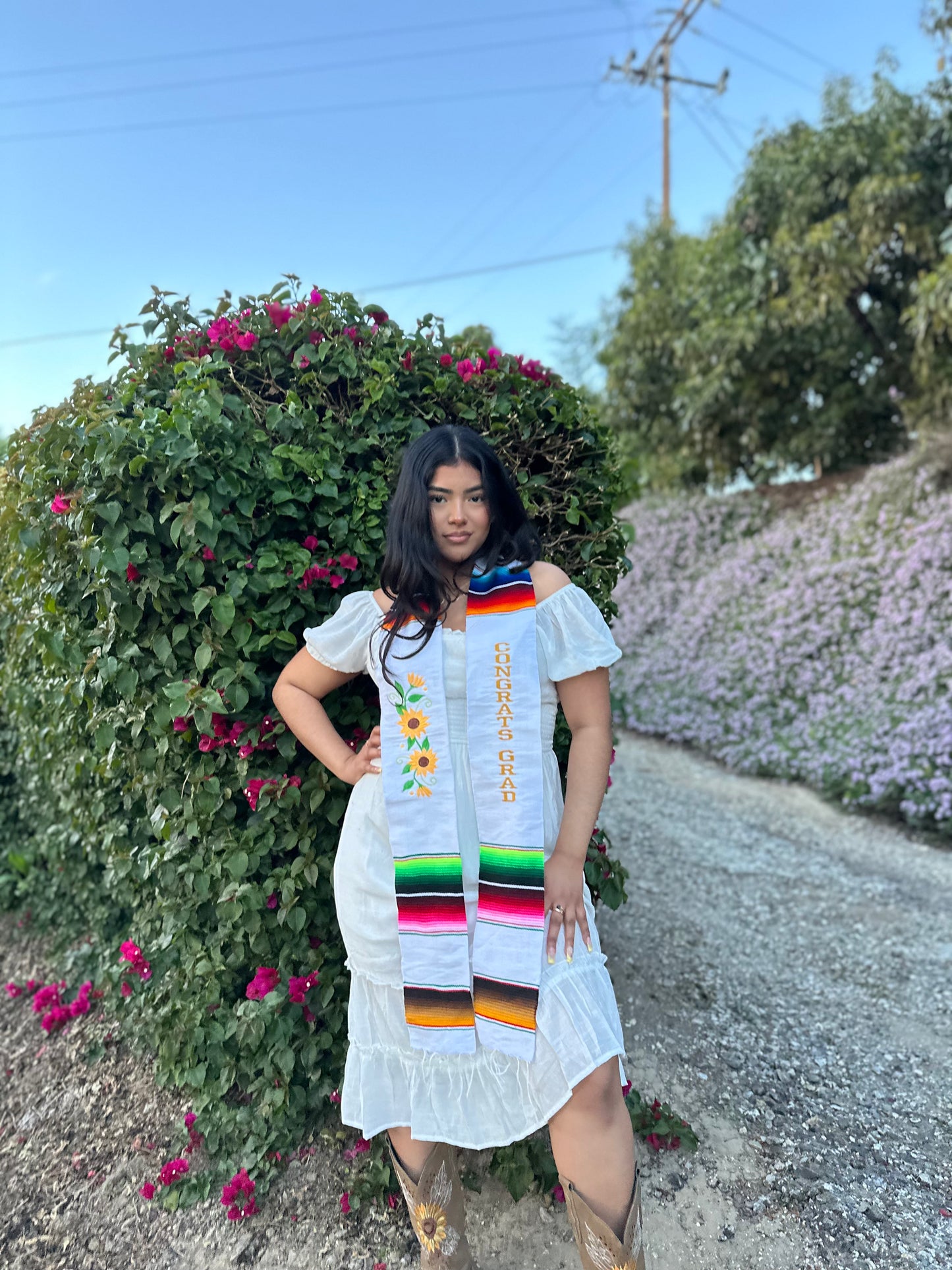 White Sunflower Congrats Grad Sarape Stole