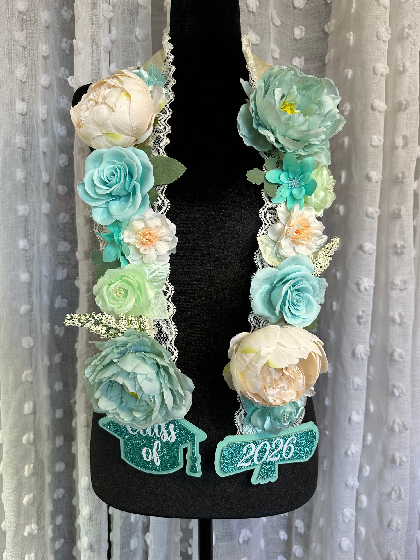 Mint Floral Graduation Lei – Class of 2026 Personalized Graduation Lei with Custom Name – High School or College Grad Gift