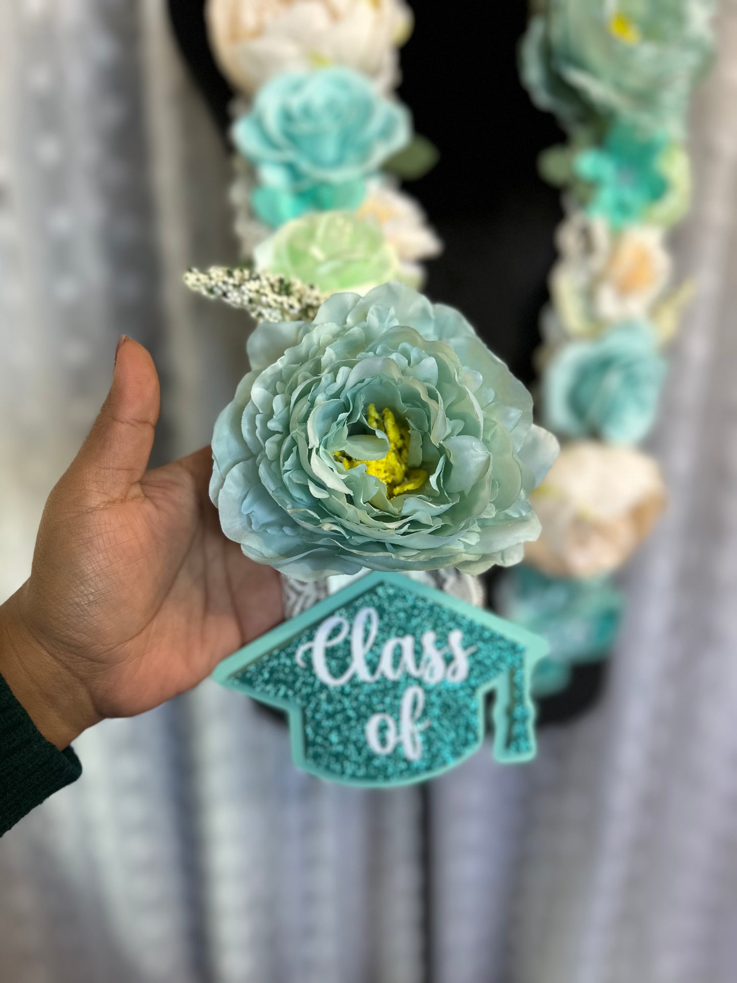 Mint Floral Graduation Lei – Class of 2026 Personalized Graduation Lei with Custom Name – High School or College Grad Gift