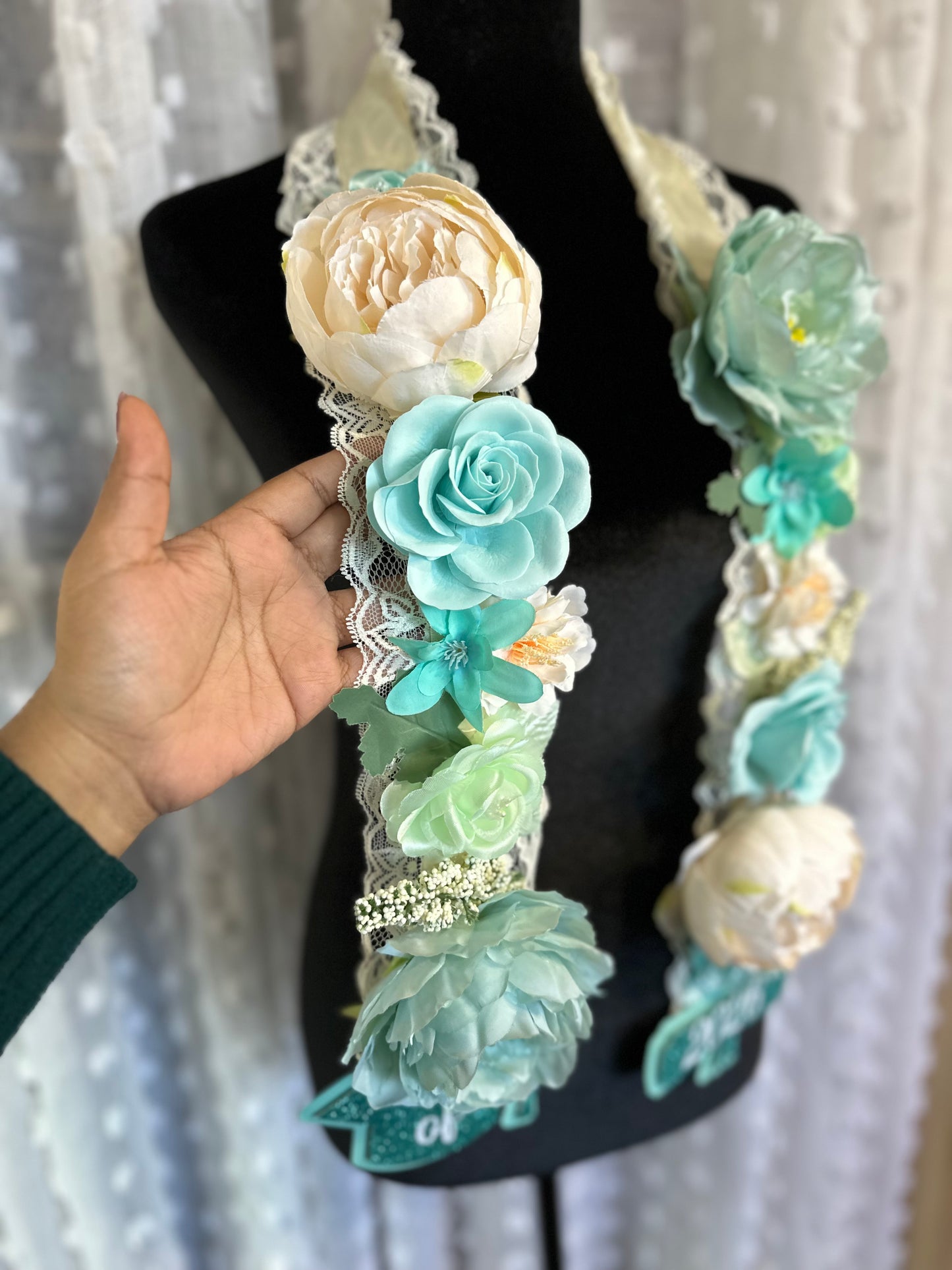Mint Floral Graduation Lei – Class of 2026 Personalized Graduation Lei with Custom Name – High School or College Grad Gift
