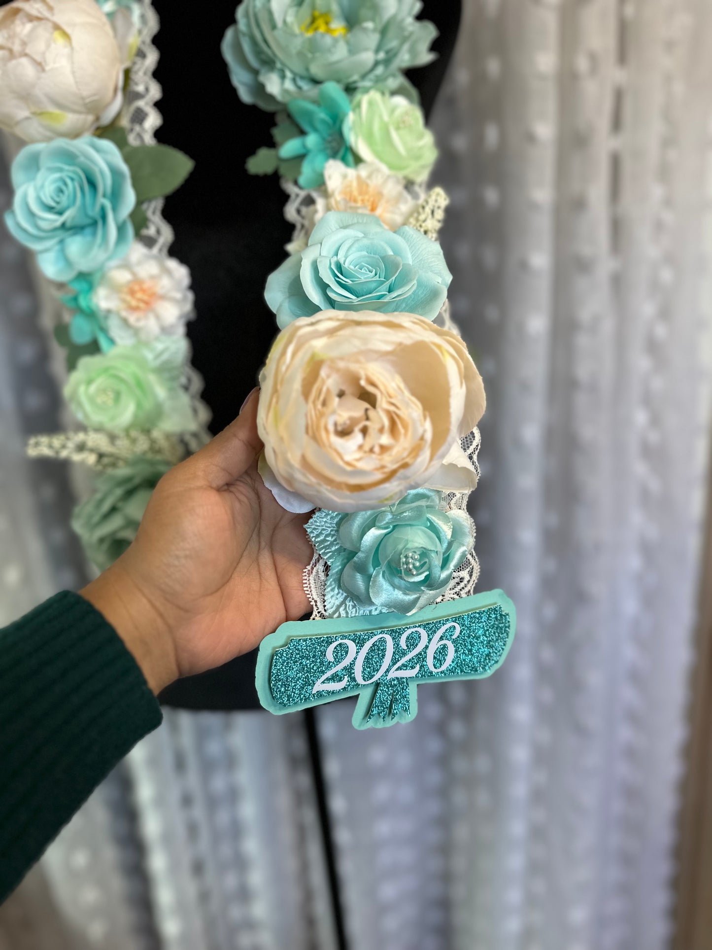 Mint Floral Graduation Lei – Class of 2026 Personalized Graduation Lei with Custom Name – High School or College Grad Gift